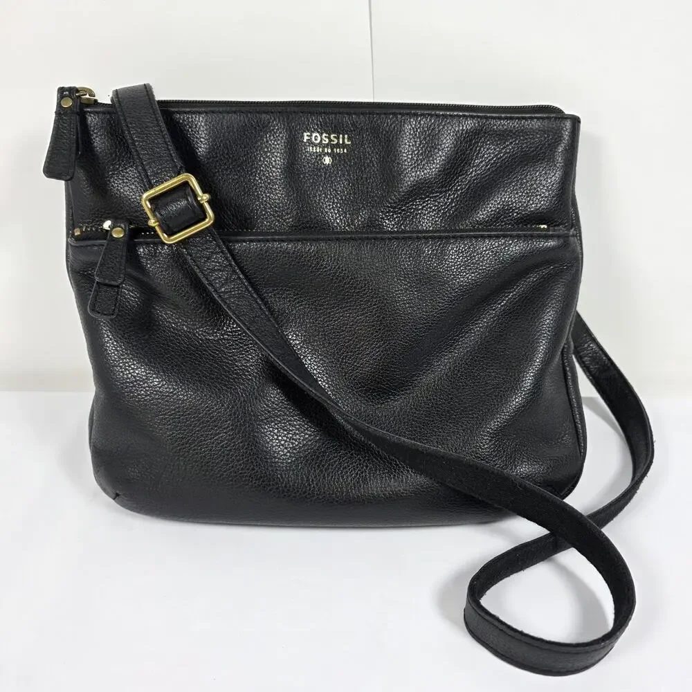 Fossil Black Leather Crossbody Bag Pebbled Adjustable Strap Zip Pocket Purse
